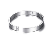 Load image into Gallery viewer, Titanium CZ Bangle